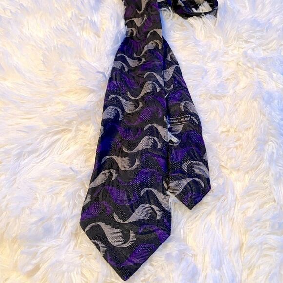 🌷 Giorgio Armani🌷 100% Silk Tie - Picture 2 of 5